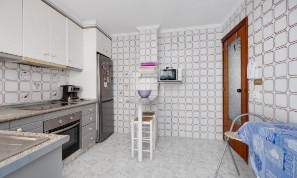 Revente - Apartment -
Torrevieja - Centro