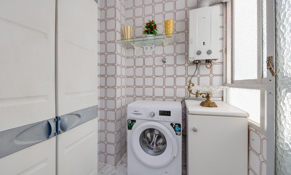 Revente - Apartment -
Torrevieja - Centro
