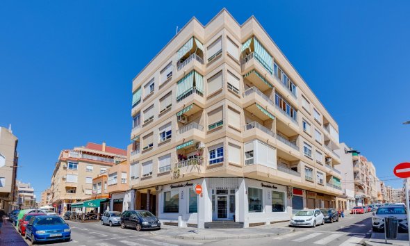 Revente - Apartment -
Torrevieja - Centro