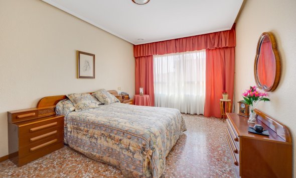 Revente - Apartment -
Torrevieja - Centro