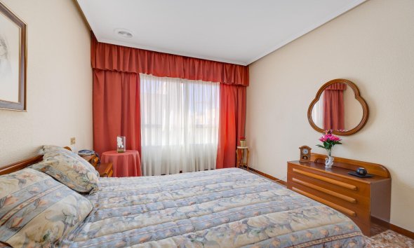 Revente - Apartment -
Torrevieja - Centro
