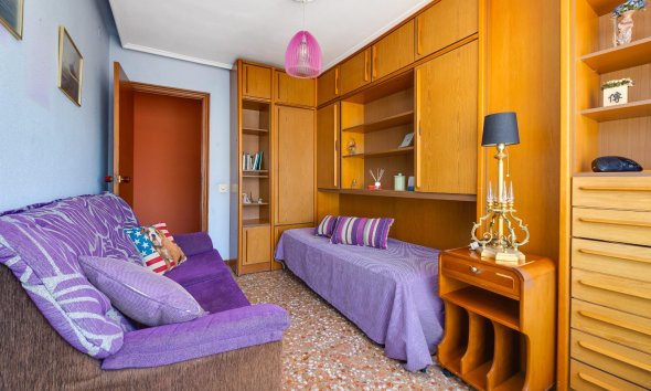 Revente - Apartment -
Torrevieja - Centro