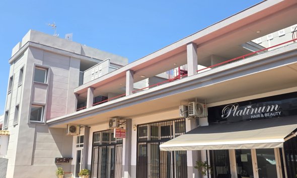 Resale - Apartment -
Villamartin - Costa Blanca