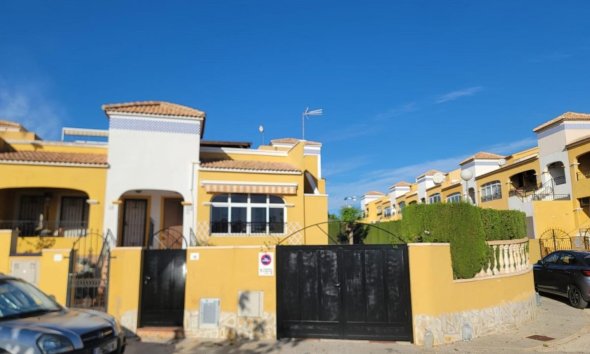 Reventa - Town House -
Los Montesinos - Los Montesinos - Urb. La Herrada