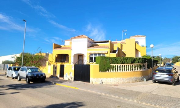 Reventa - Town House -
Los Montesinos - Los Montesinos - Urb. La Herrada