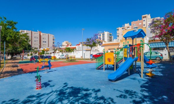 Revente - Town House -
Torrevieja - Nueva Torrevieja