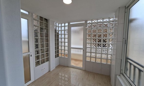 Resale - Bungalow -
Orihuela Costa - Punta Prima