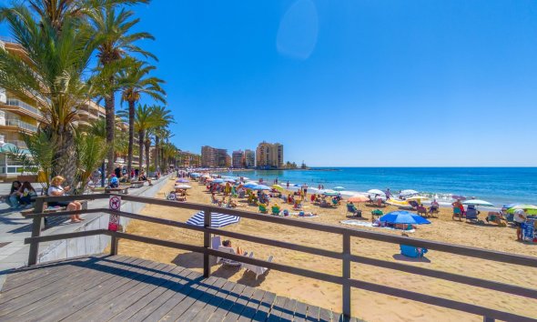 Resale - Apartment -
Torrevieja - Playa de los Locos