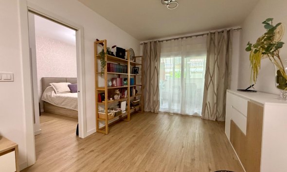 Reventa - Apartment -
Torrevieja - Centro