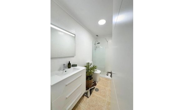Resale - Apartment -
Torrevieja