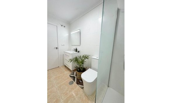 Resale - Apartment -
Torrevieja