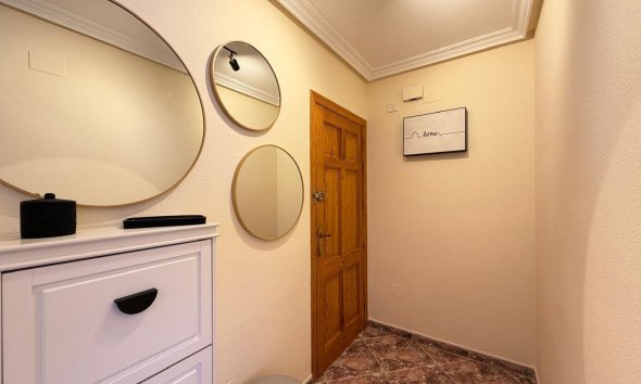 Revente - Apartment -
Torrevieja - Centro