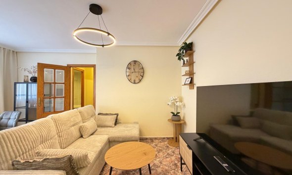 Revente - Apartment -
Torrevieja - Centro