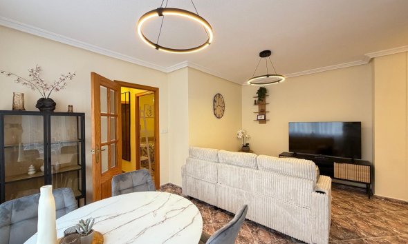 Revente - Apartment -
Torrevieja - Centro