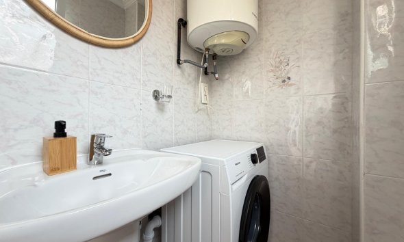 Revente - Apartment -
Torrevieja - Centro