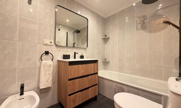 Revente - Apartment -
Torrevieja - Centro
