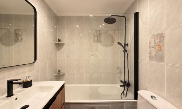 Revente - Apartment -
Torrevieja - Centro