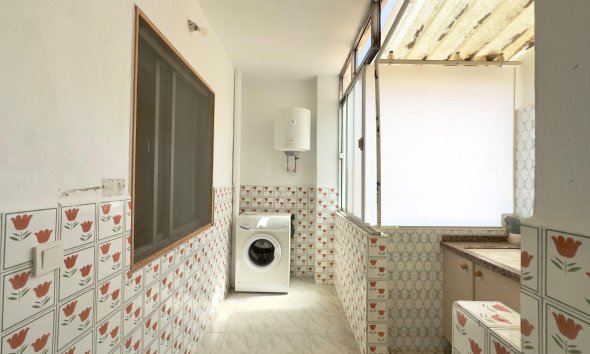 Revente - Apartment -
Torrevieja - Estacion De Autobuses