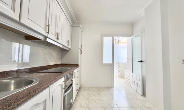 Revente - Apartment -
Torrevieja - Estacion De Autobuses