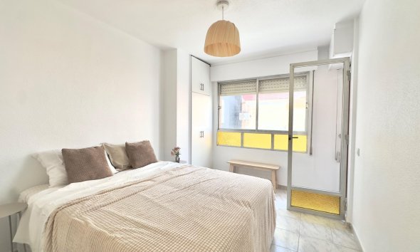 Revente - Apartment -
Torrevieja - Estacion De Autobuses