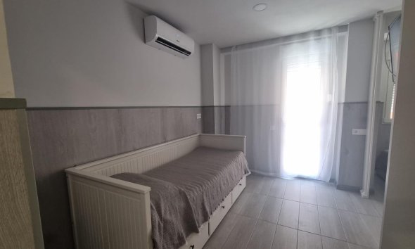 Revente - Apartment -
Torrevieja - Centro