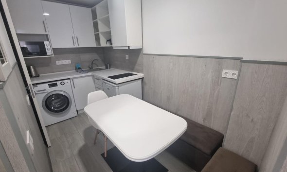Revente - Apartment -
Torrevieja - Centro