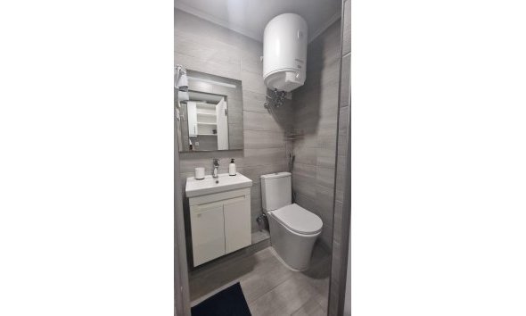 Revente - Apartment -
Torrevieja - Centro