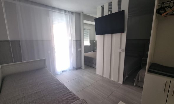 Revente - Apartment -
Torrevieja - Centro
