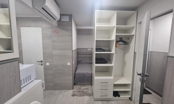 Revente - Apartment -
Torrevieja - Centro