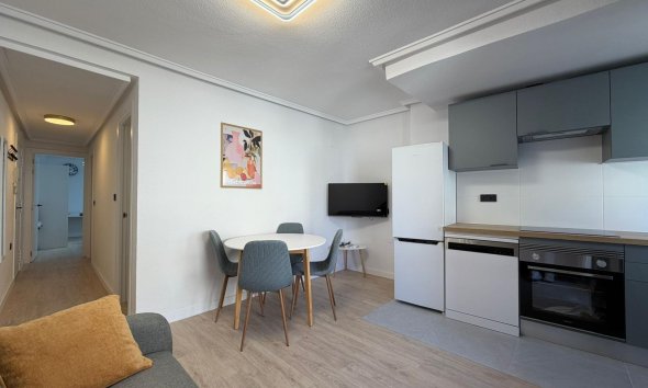 Revente - Apartment -
Torrevieja - Playa del Cura