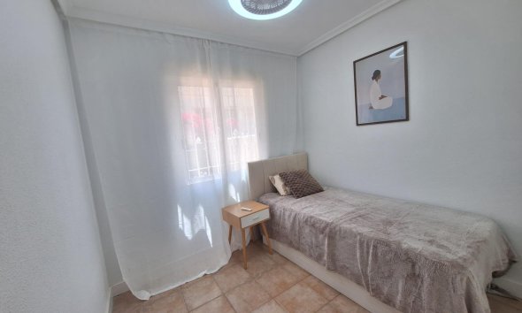 Resale - Bungalow -
Torrevieja - Sector 25