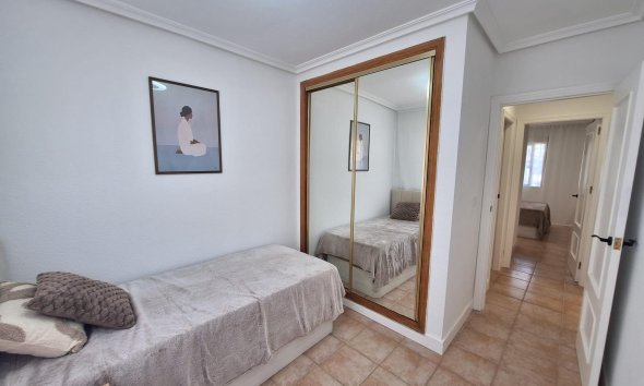 Resale - Bungalow -
Torrevieja - Sector 25