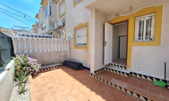 Resale - Bungalow -
Torrevieja - Sector 25