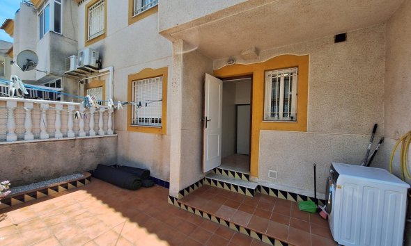 Resale - Bungalow -
Torrevieja - Sector 25