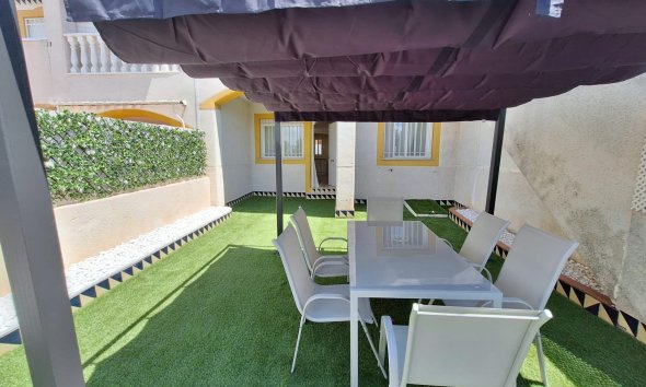 Resale - Bungalow -
Torrevieja - Sector 25