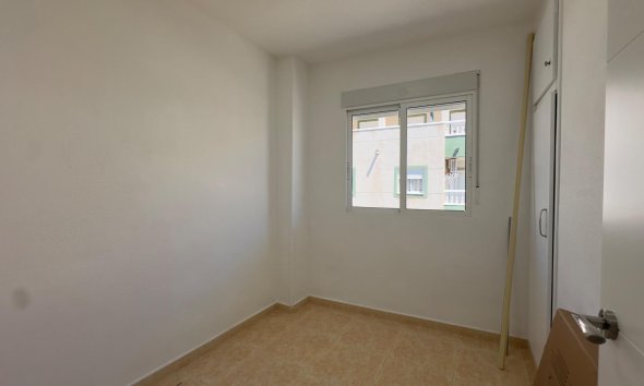 Resale - Apartment -
Torrevieja - Centro