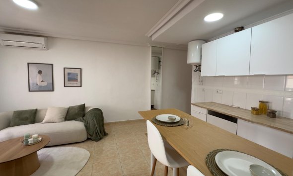Resale - Apartment -
Torrevieja - Centro
