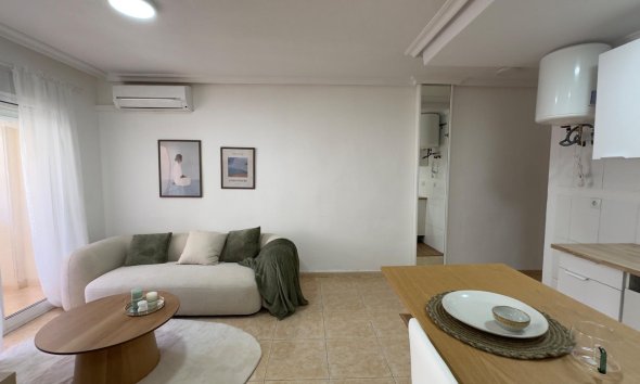 Resale - Apartment -
Torrevieja - Centro