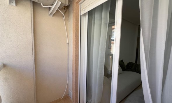 Resale - Apartment -
Torrevieja - Centro