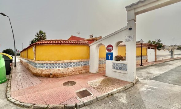 Revente - Villa -
Torrevieja - Los Balcones - Los Altos del Edén