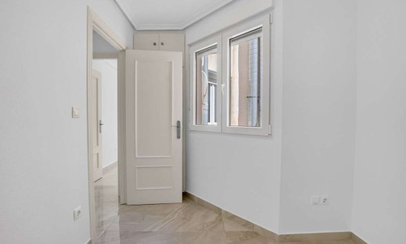 Reventa - Apartment -
Torrevieja - Costa Blanca