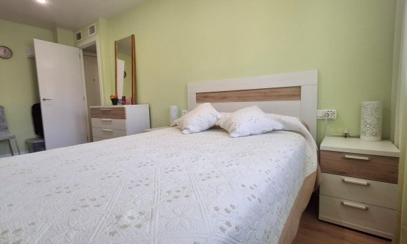 Revente - Apartment -
Torrevieja - Centro