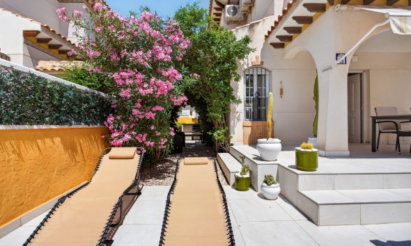 Resale - Villa -
Orihuela Costa - Costa Blanca