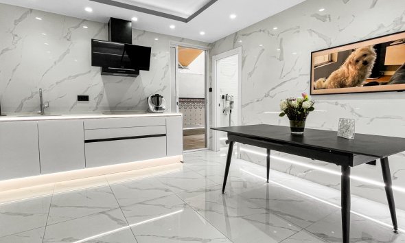 Resale - Apartment -
Torrevieja - Costa Blanca