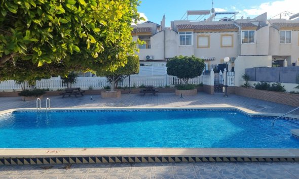 Resale - Bungalow -
Torrevieja - Sector 25