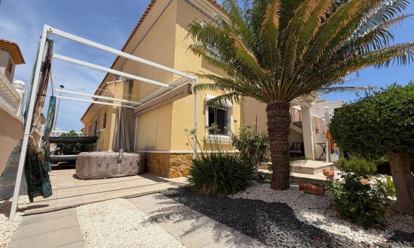 Resale - Town House -
Orihuela Costa - Los Dolses