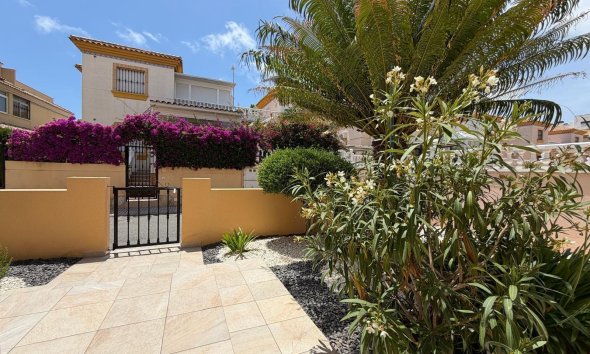 Resale - Town House -
Orihuela Costa - Los Dolses