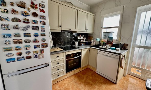 Resale - Town House -
Torrevieja - La Siesta - El Salado - Torreta