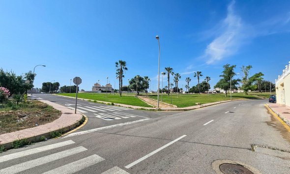 Resale - Bungalow -
Orihuela Costa - Los Altos