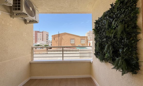 Resale - Apartment -
Torrevieja - Nueva Torrevieja